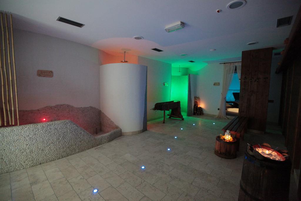 Hotel Belvedere Wellness & Family Baselga di Pinè Exteriör bild