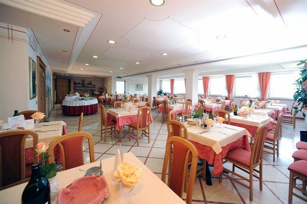Hotel Belvedere Wellness & Family Baselga di Pinè Exteriör bild
