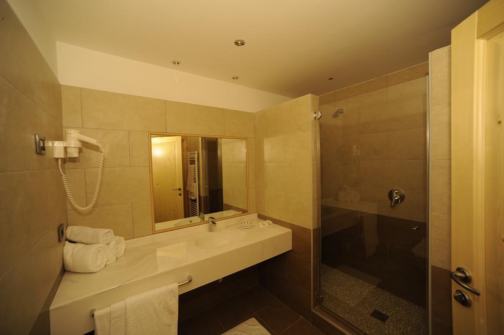 Hotel Belvedere Wellness & Family Baselga di Pinè Exteriör bild